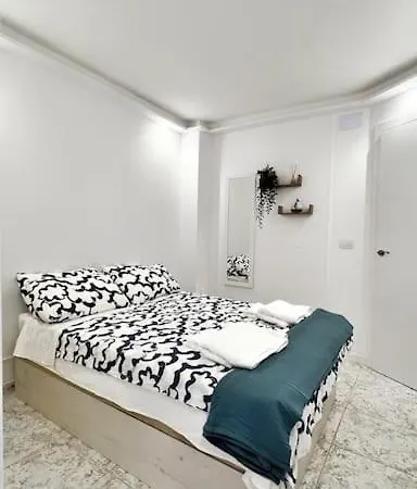 Giovina Living Av Suecia 150m From Apartmán