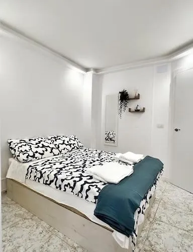 Giovina Living Av Suecia 150m From Apartmán